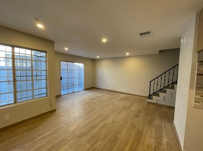 Photo - 2012 E 73rd St Townhome