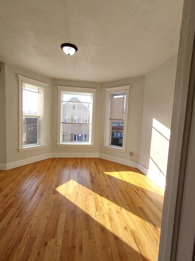 Foto del edificio - 2215 S Albany Ave