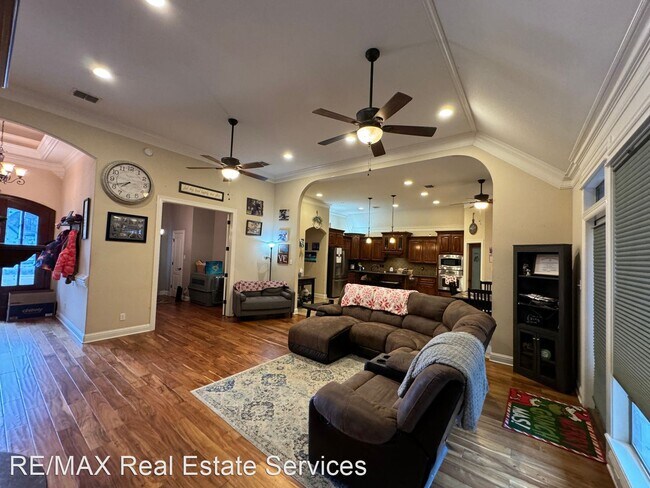 Building Photo - 4 br, 3 bath House - 304 Tottenham