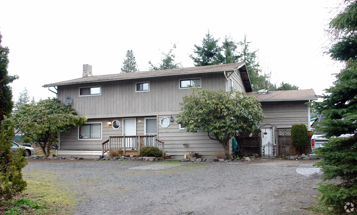 Foto del edificio - 913 Peters Pl