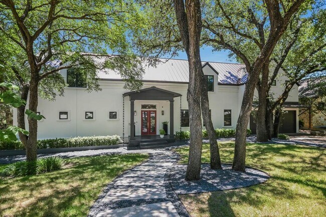 Foto del edificio - 4914 Rollingwood Dr