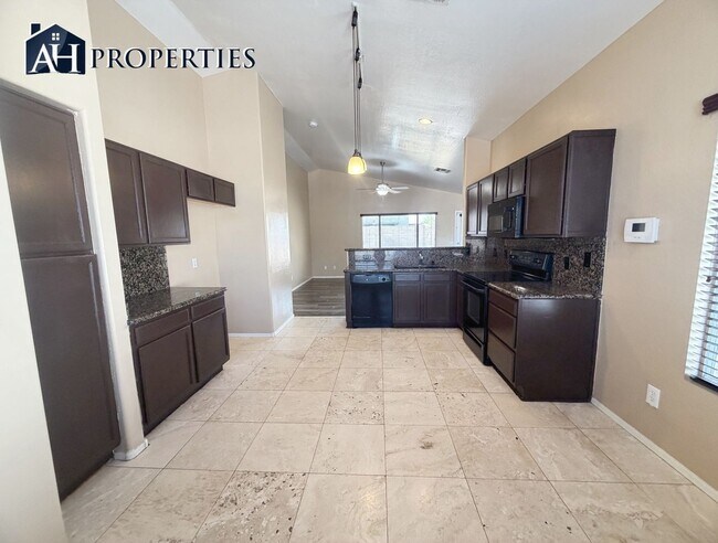 Building Photo - 9543 W Sunnyslope Ln