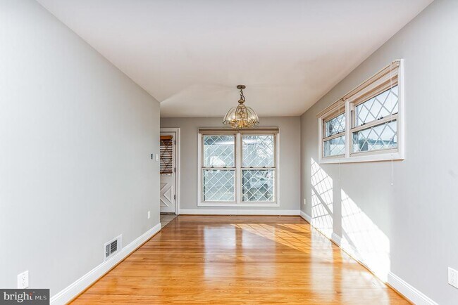 Building Photo - 1616 13th St S