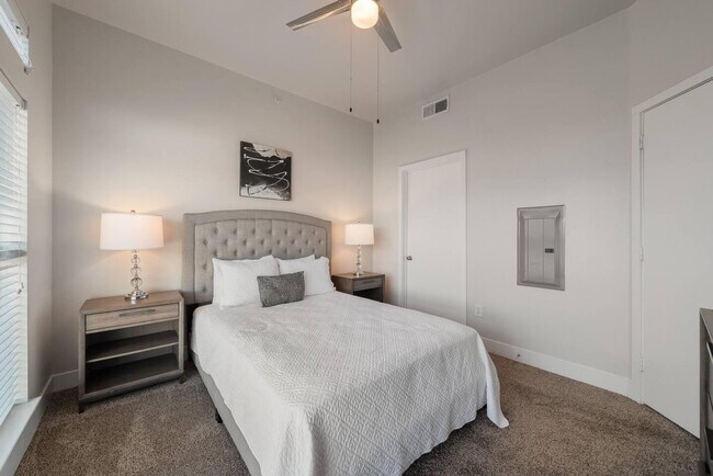 Foto del edificio - 4123 Cedar Springs Rd