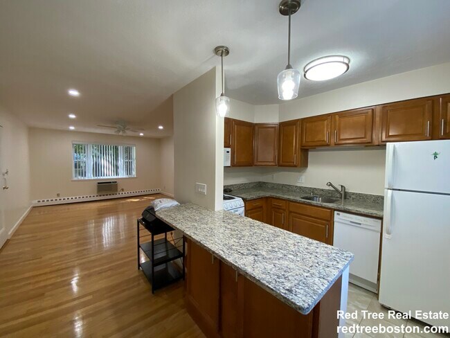 Building Photo - 59 Parkman St