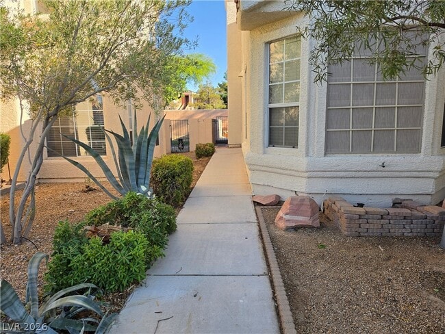 Building Photo - 7645 Rockfield Dr