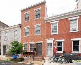 Building Photo - 2357 Montrose St