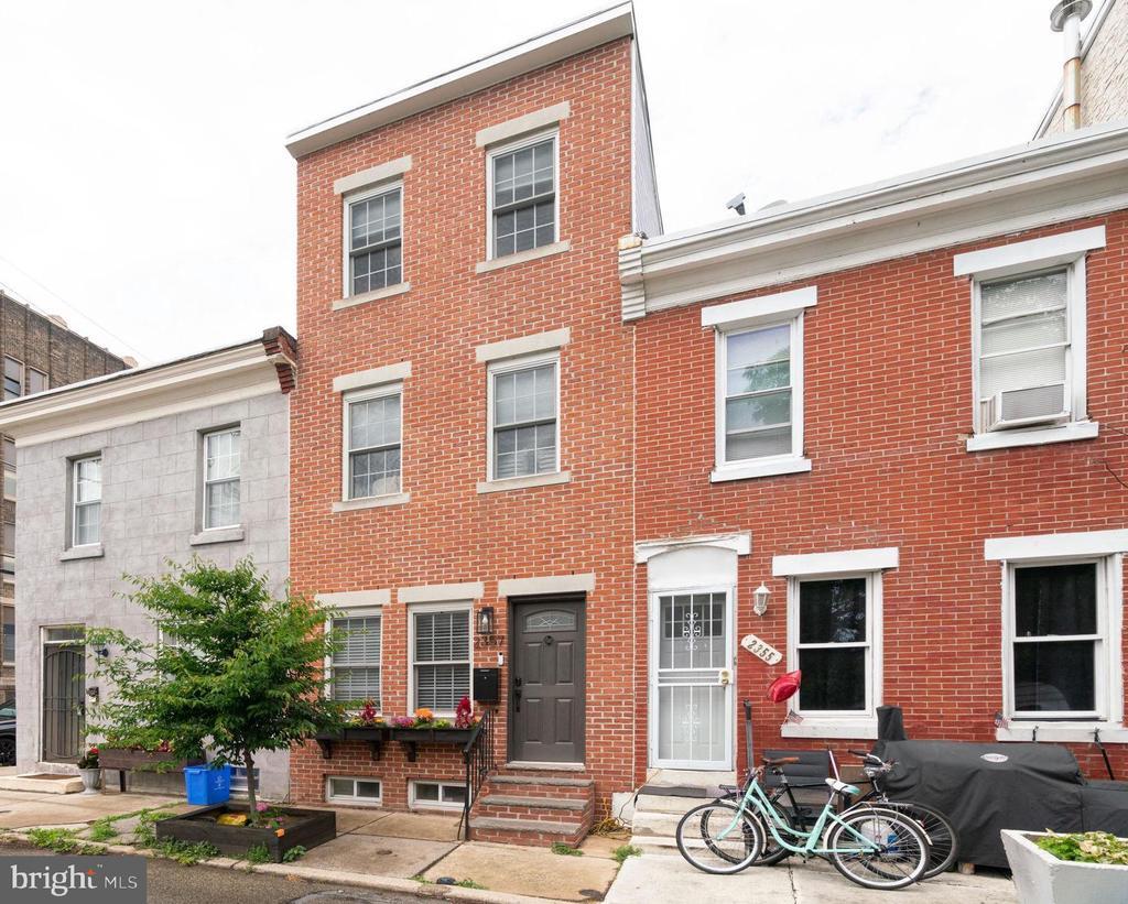 Foto principal - 2357 Montrose St