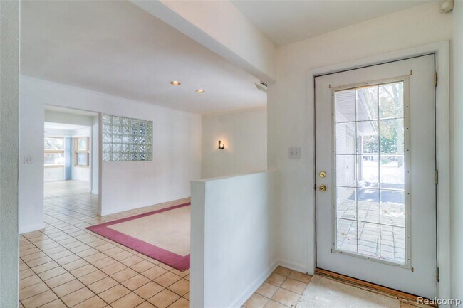 Building Photo - 5515 Westwood Ln