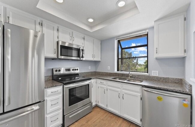 Kitchen - 15911 E Dakota Pl
