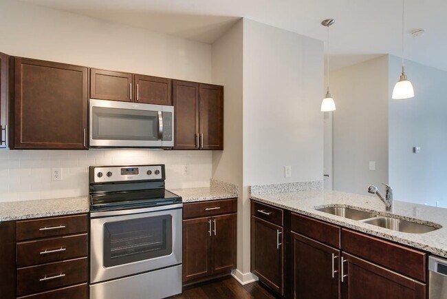 Building Photo - 1118 Litton Ave