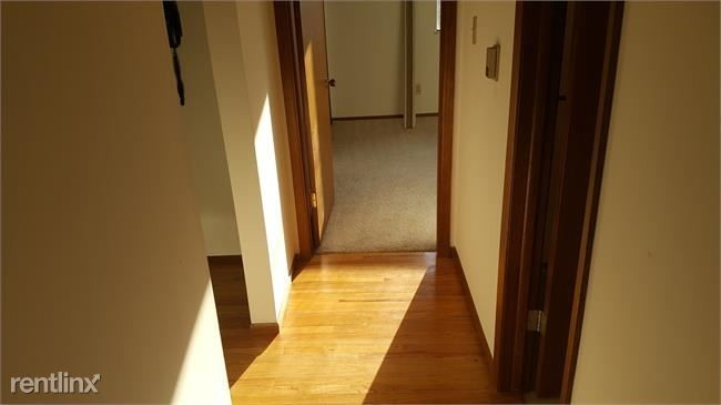 Foto del edificio - 957 Roxwood Ln