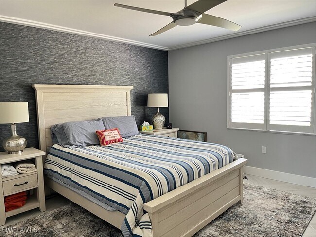 Foto del edificio - 333 Harbour Dr