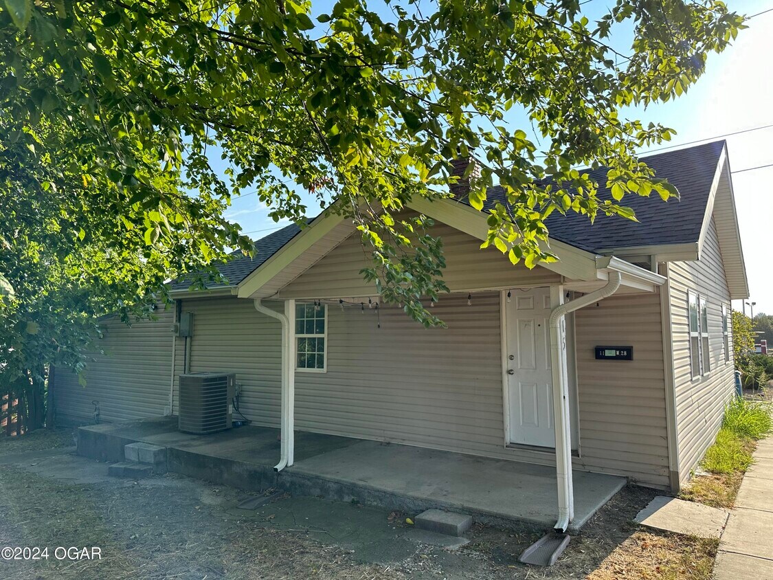 Primary Photo - 115 W 28th St