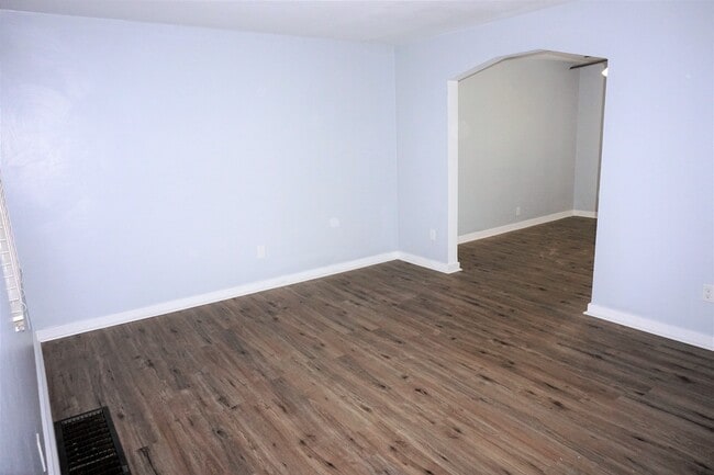 Building Photo - 3143 Glendale Ave