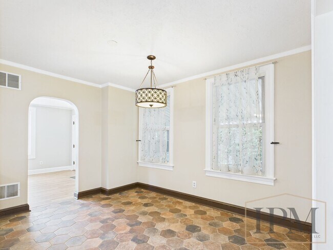 Foto del edificio - Available Now - Spacious 3-bedroom Home Lo...