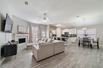 Building Photo - 1830 Sherwood Forest Cir
