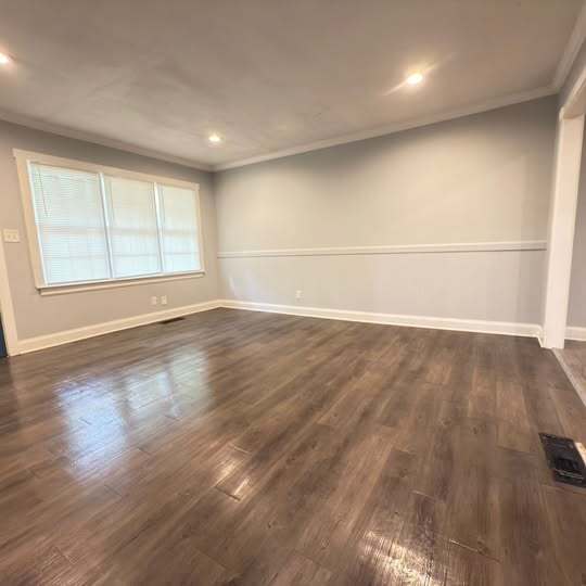 Building Photo - 441 Meadowbrook Dr SE