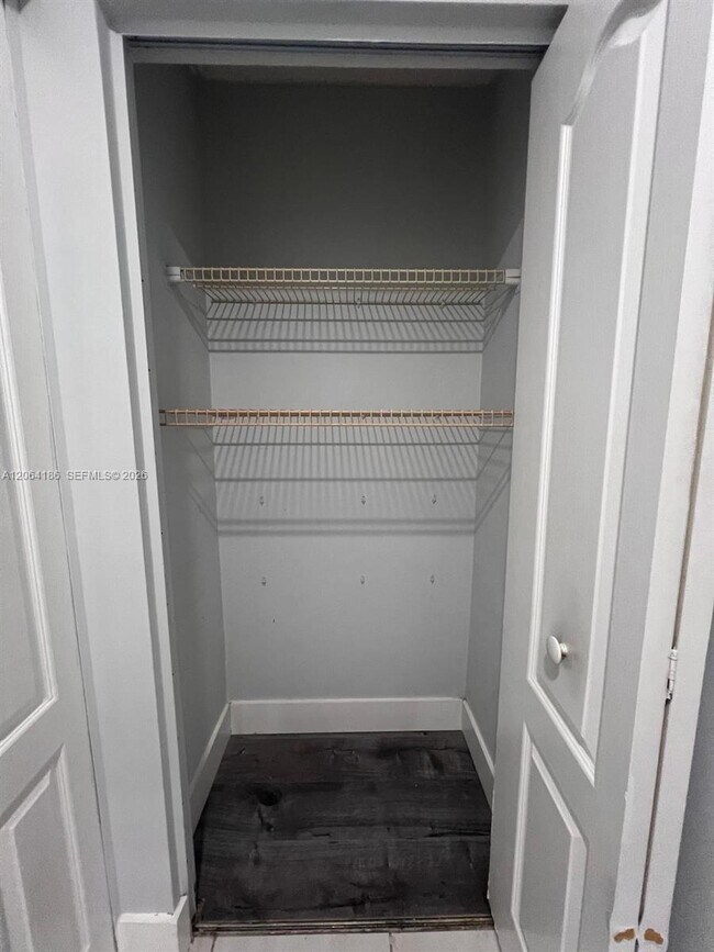 Foto del edificio - 6861 SW 147th Ave