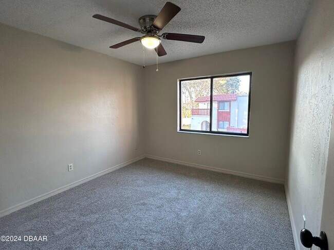 Foto del edificio - 2078 Oak Meadow Cir