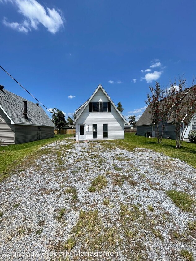 Primary Photo - 3 br, 2 bath House - 2135 Division Rd