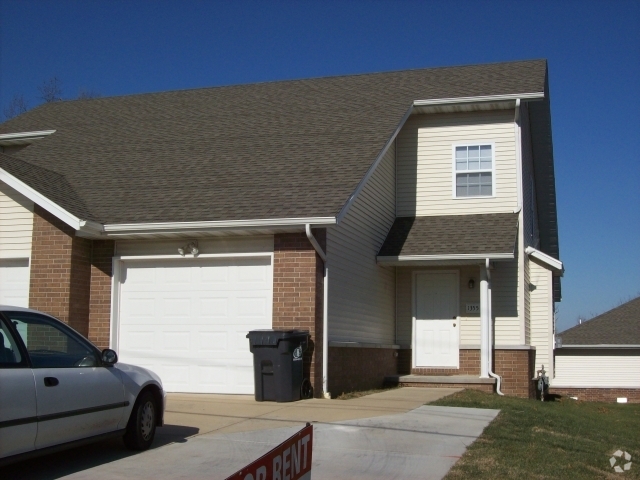Building Photo - 1355 E Norton Rd