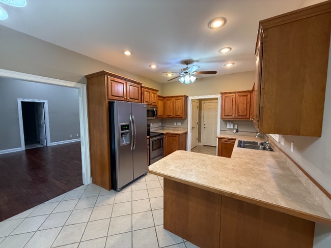 Building Photo - 133 Garden Dr