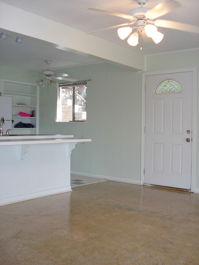 Foto del edificio - 4100 Shoal Creek Blvd