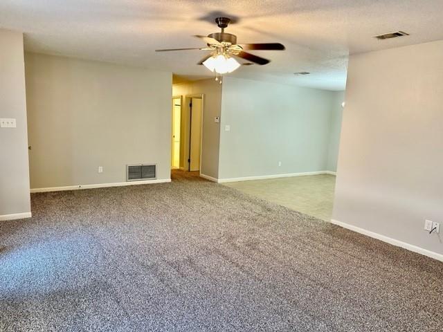 Foto del edificio - 8131 Country Dr