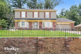 Building Photo - 2097 Meadowview Ln