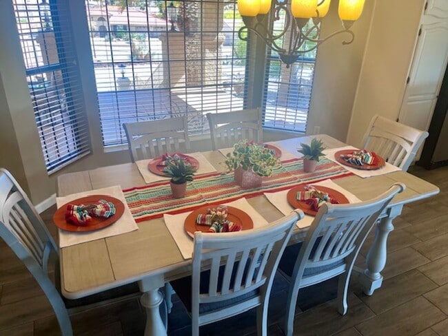 Building Photo - Golf Course Pool Home with 4 Bedrooms!