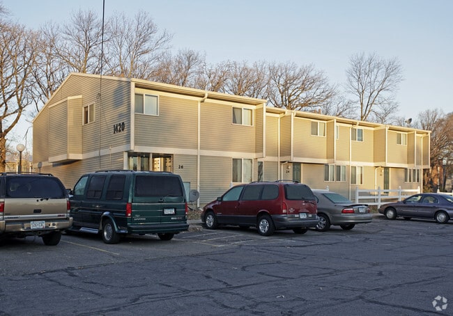 Primary Photo - Woodland Park Apartments