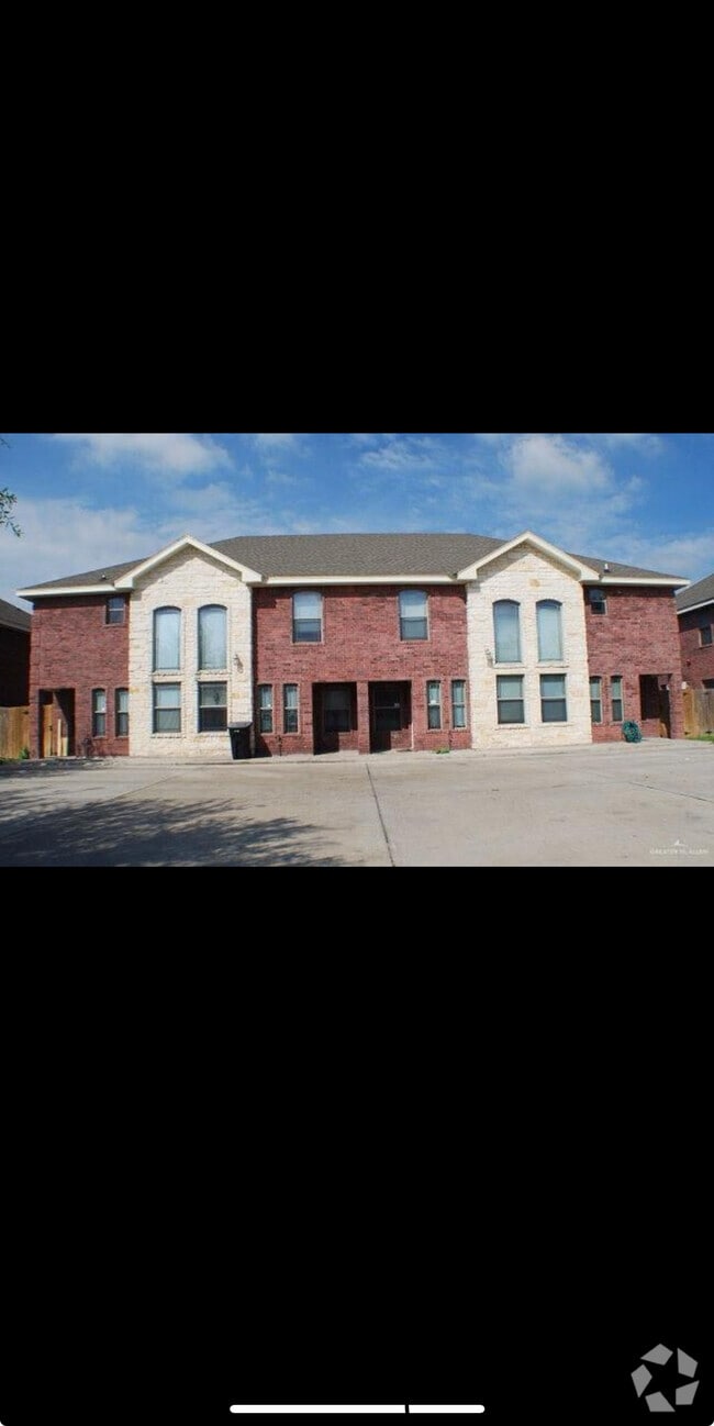 Building Photo - 106 S 48th Ln