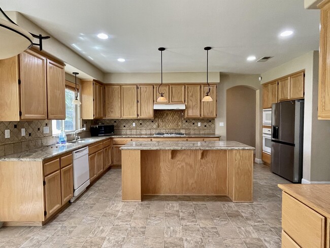 Building Photo - 9772 Ellsmere Way