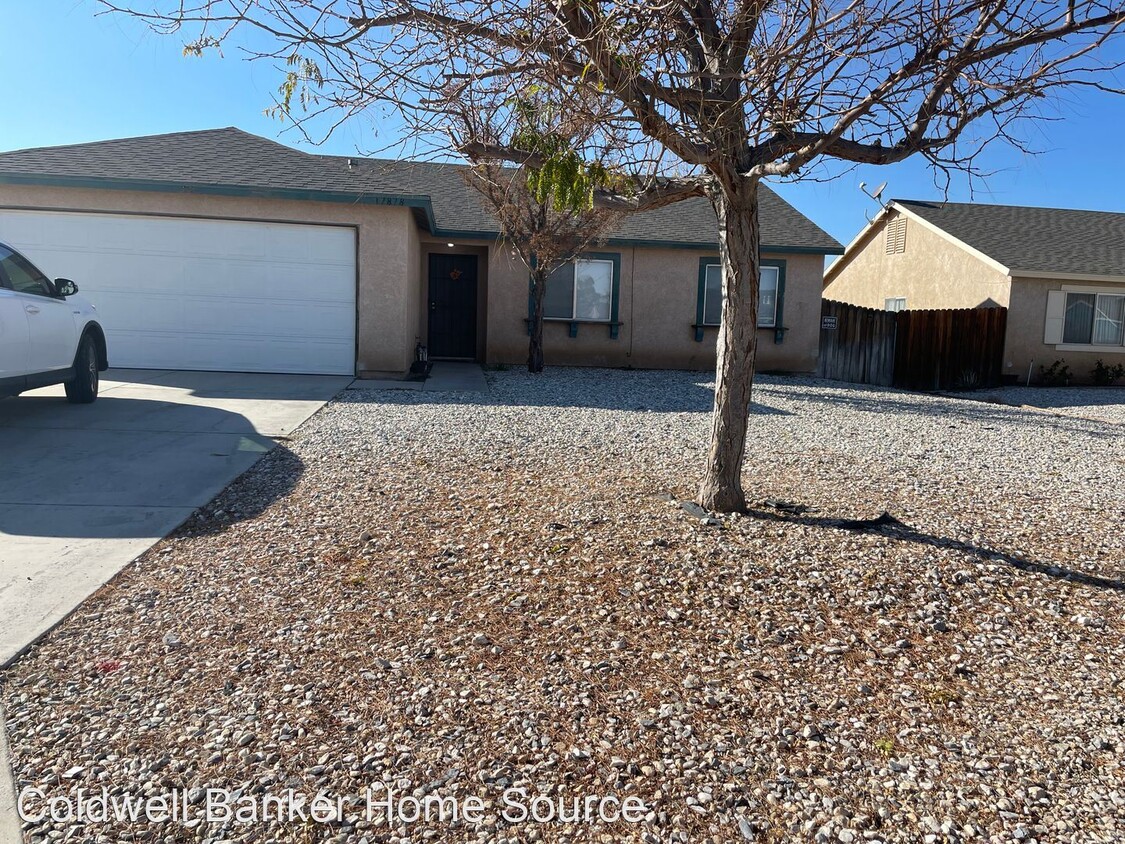 3 br, 2 bath House - 17878 Kendall Cir. Photo