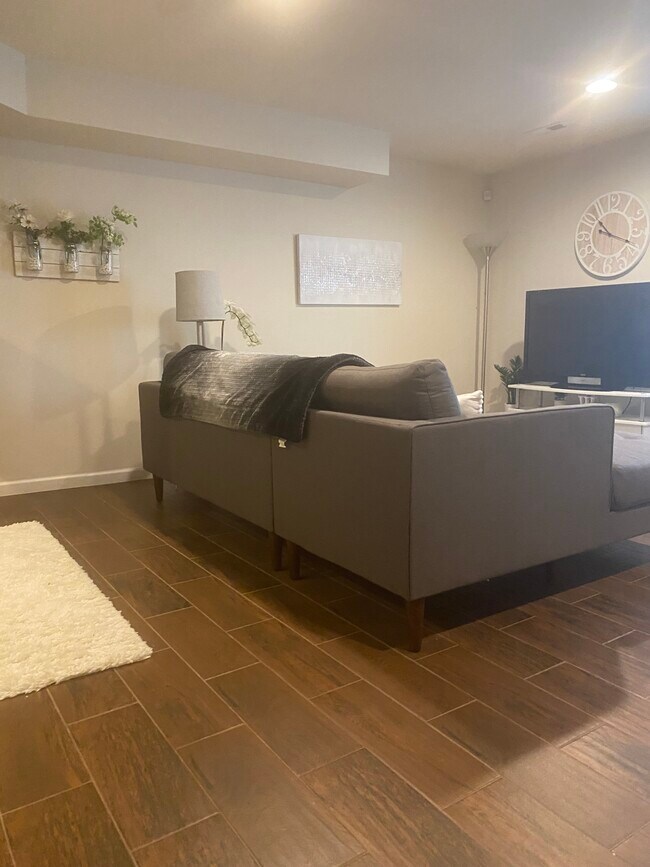 9414 Hidden View Ln Unit Studio Apartment, Laurel, MD 20723 Apartments in Laurel, MD