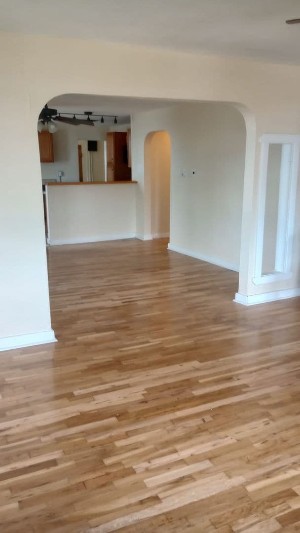 Foto del edificio - 3 Bed and 1 Bath - Trinidad