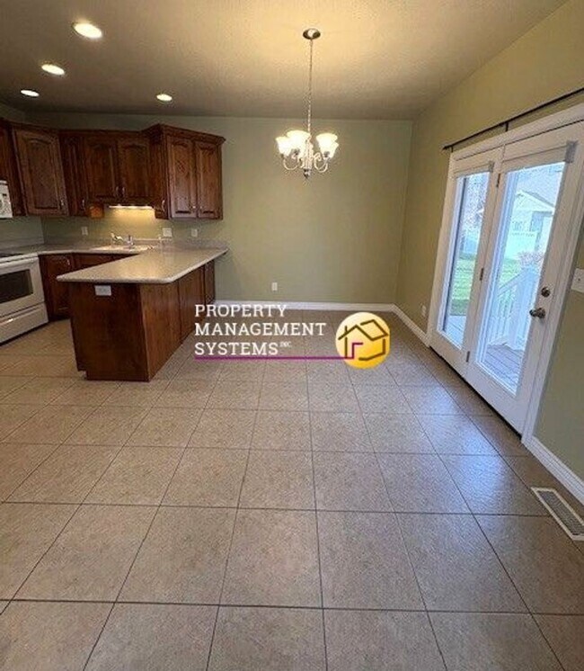 Foto del edificio - 3 Bedroom Townhome in Layton!