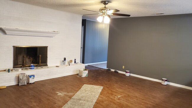 Building Photo - 3113 Northridge Dr