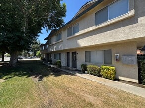 Building Photo - 4208 White Ln