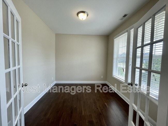Foto del edificio - 608 Stonebriar Ave