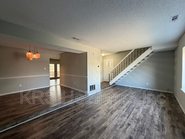Foto del edificio - 896 Jamestown Landing Rd