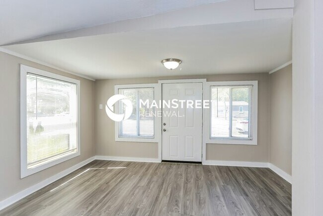 Foto del edificio - 3 Bedroom Pet-Friendly Home in St Petersburg, FL with Main Street Renewal