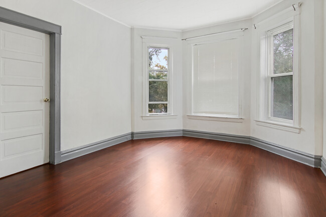 Building Photo - 3128 W 38th St