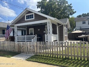 Building Photo - 606 Hammond Ave