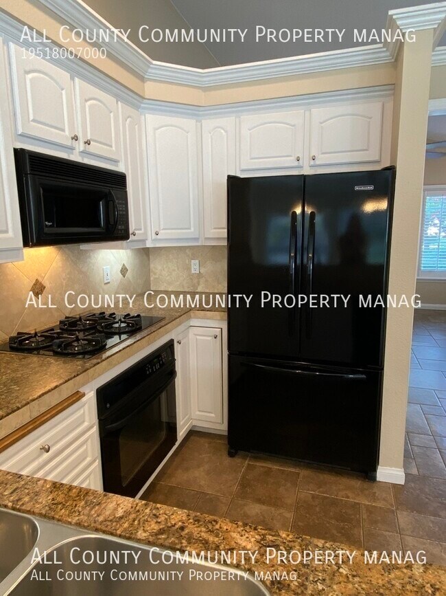Building Photo - 30200 Pechanga Dr