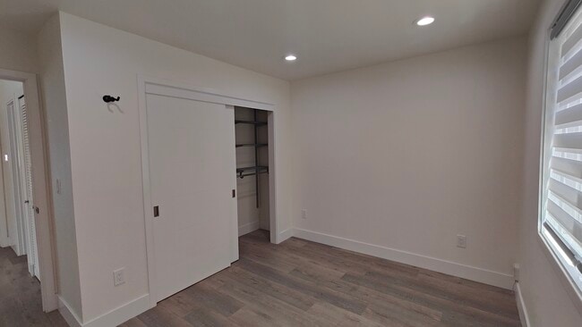 Foto del edificio - 12551 Sumner Dr