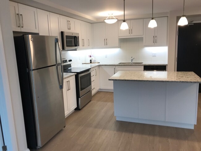 Photo du bâtiment - 778-778 Laurelwood Dr