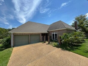 Building Photo - 301 Golden Pond Dr
