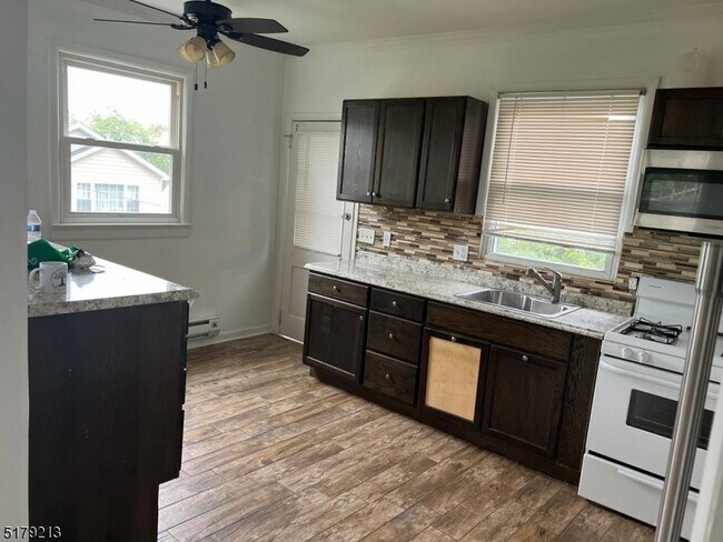 Foto del edificio - 73 Garret St